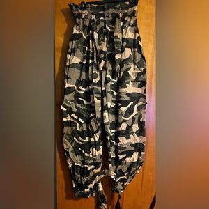 Camo high waist, cargo pants, tie at the waist tie at the ankle. New never worn.